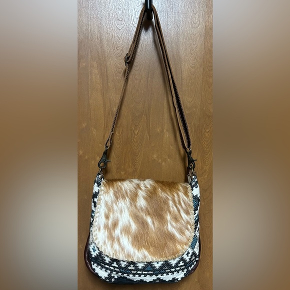 Myra Bag Brown and Black Shoulder Bag - Picture 2 of 14